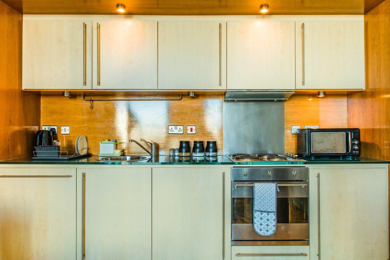 Flemming House, 134 Renfrew Street Apartment *